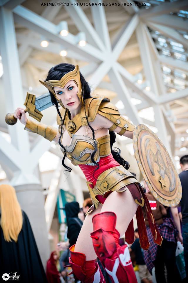 Lady Lemon Cosplay is Wonder Woman — Photo by Fernando Brischetto