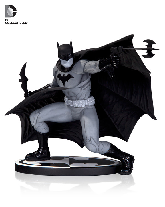 DC Comics Batman Black & White Statue By Dave Johnson 