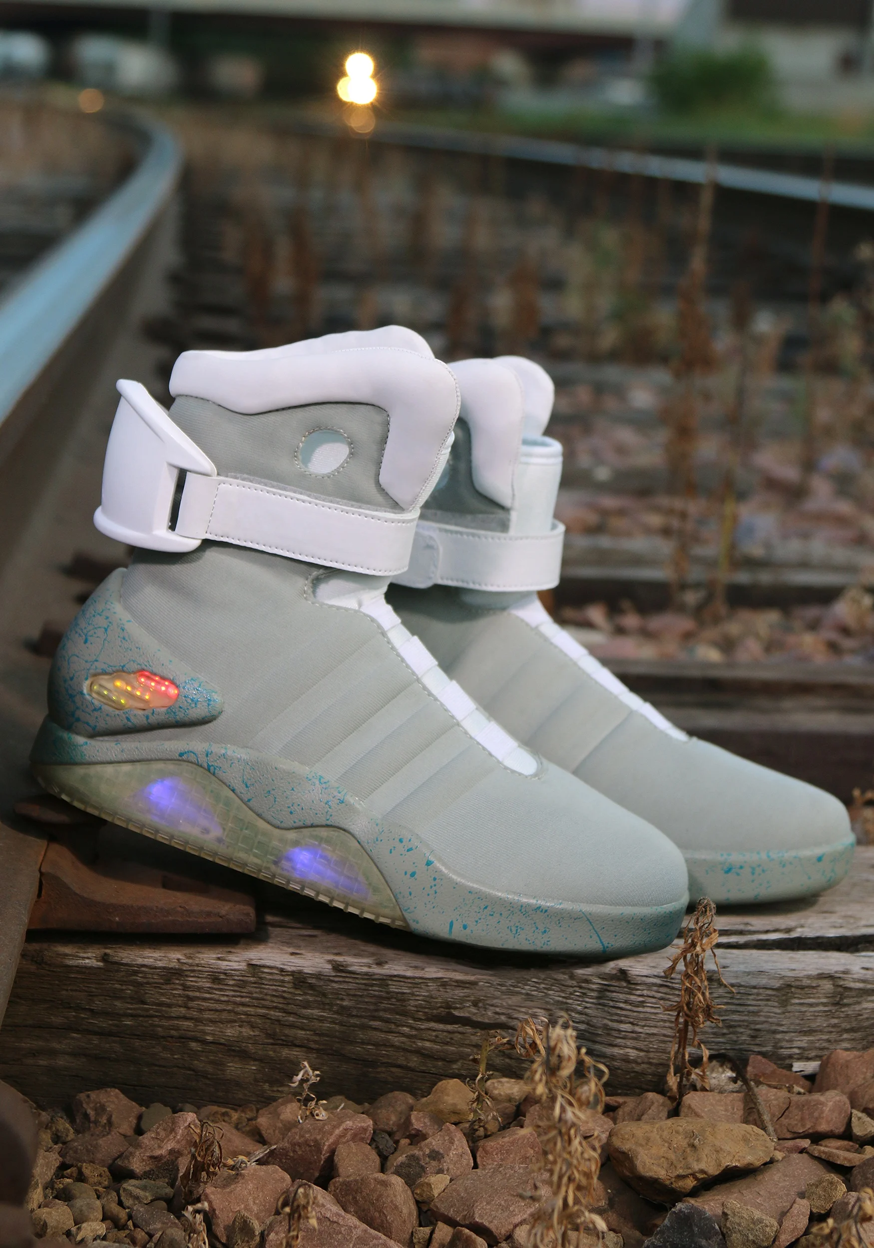 Nike air mag 2016 2011. Nike будущего. Nike air mag marty mcfly. Nike будущего. Nike air mag 2016 2011.