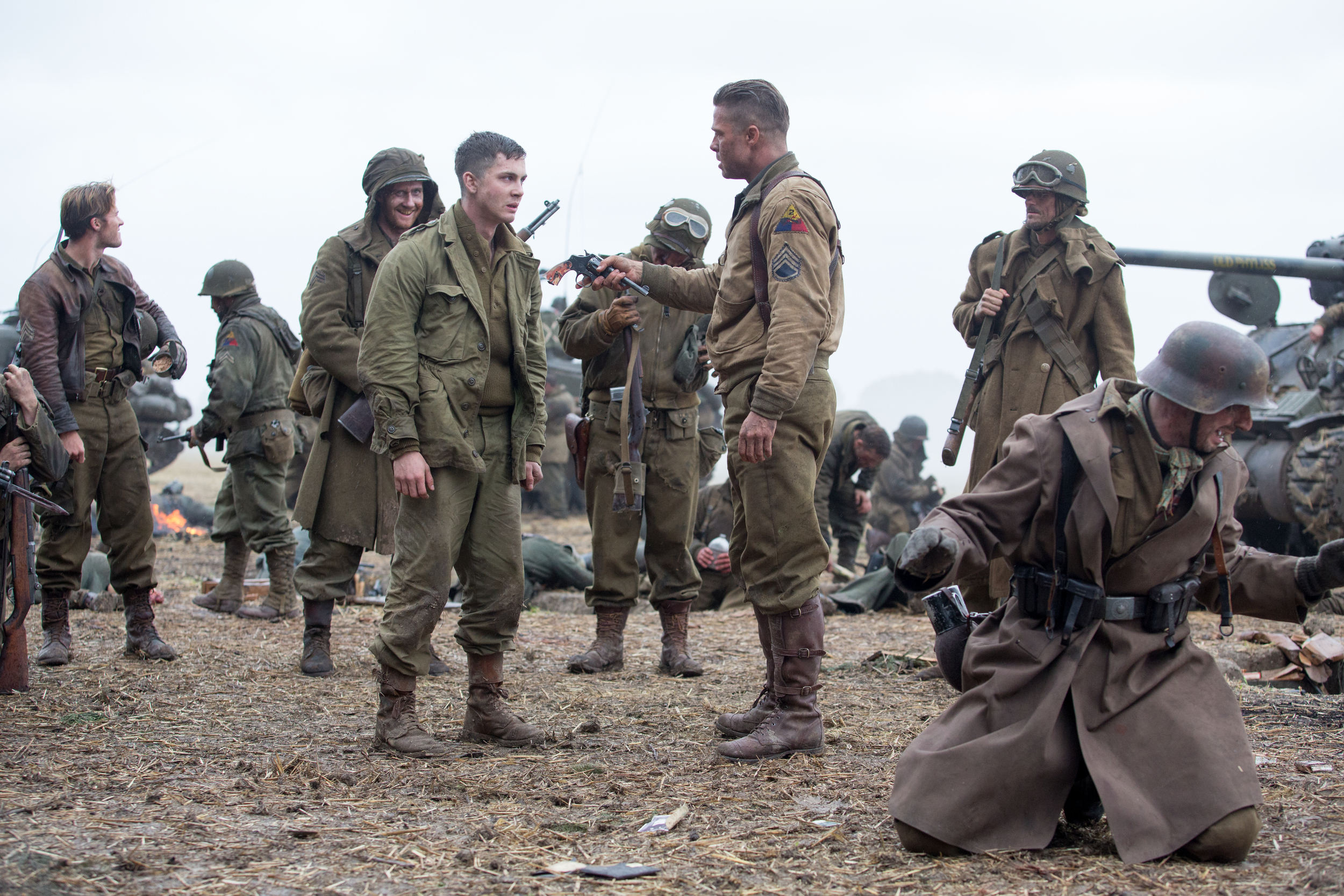 fury-logan-lerman-brad-pitt-3.jpg