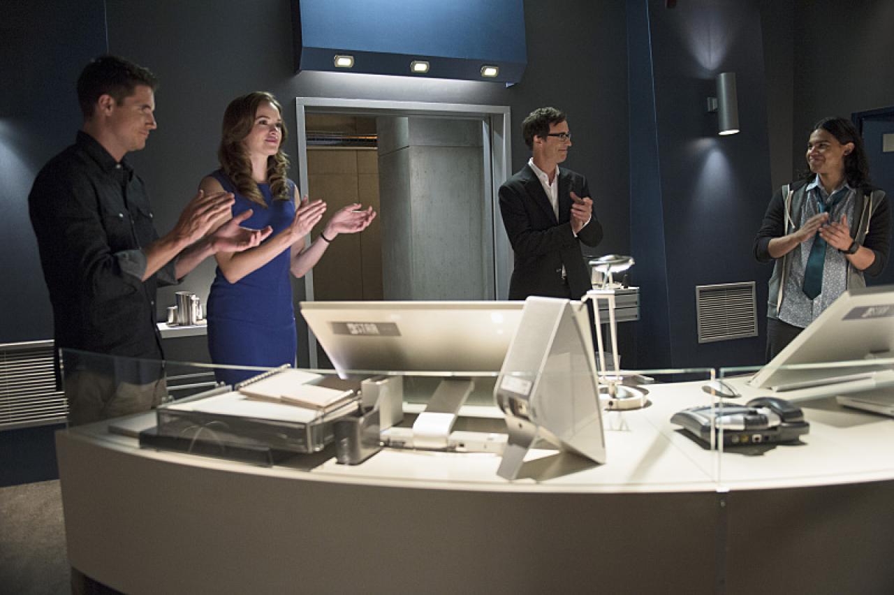 hr_The_Flash_1x03_Things_You_Cant_Outrun_1.jpg