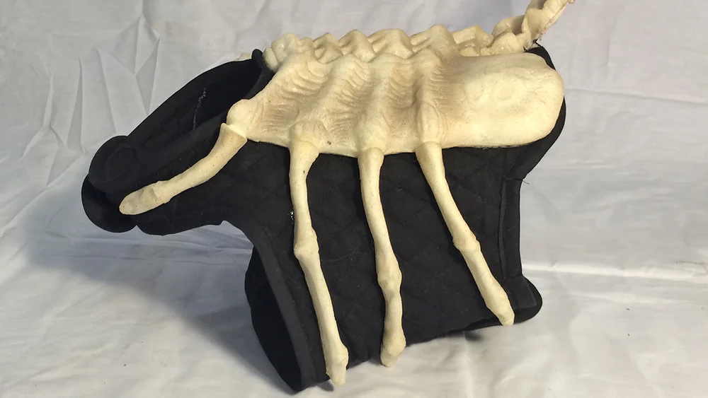 ALIEN Facehugger Dog Leash — GeekTyrant