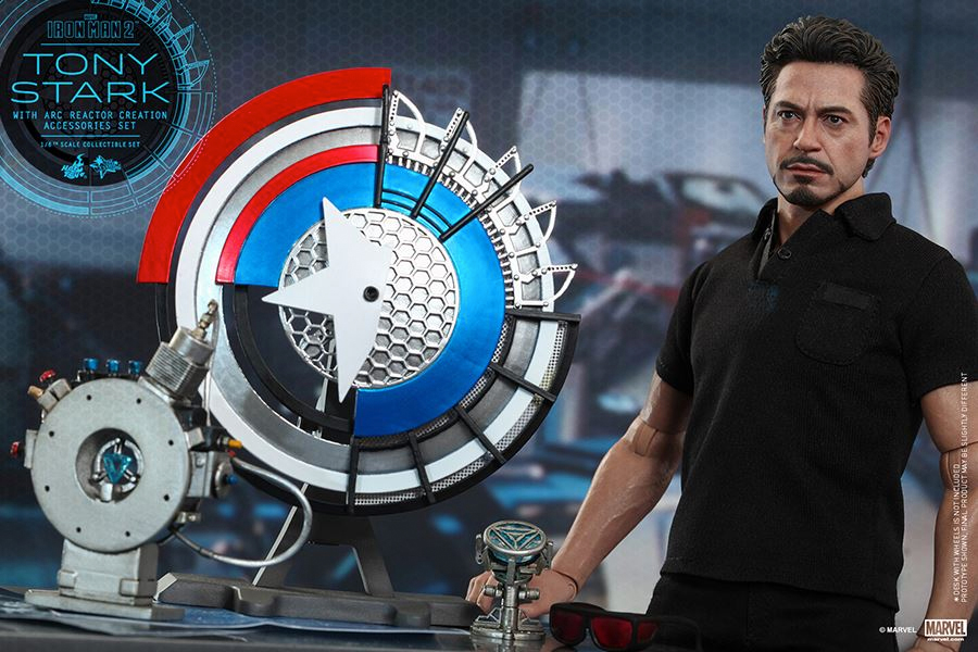 hot-toys-tony-stark-with-arc-reactor-creation-1-6th-scale-set-5.jpg