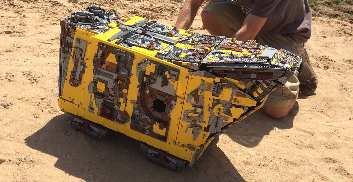Huge 10,000 Piece Custom-Made STAR WARS Technic LEGO Sandcrawler —  GeekTyrant