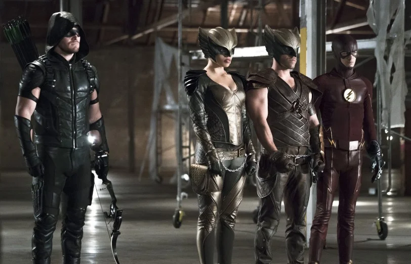 Two Promo Spots and Photo For THE FLASH and ARROW Crossover Event — GeekTyrant