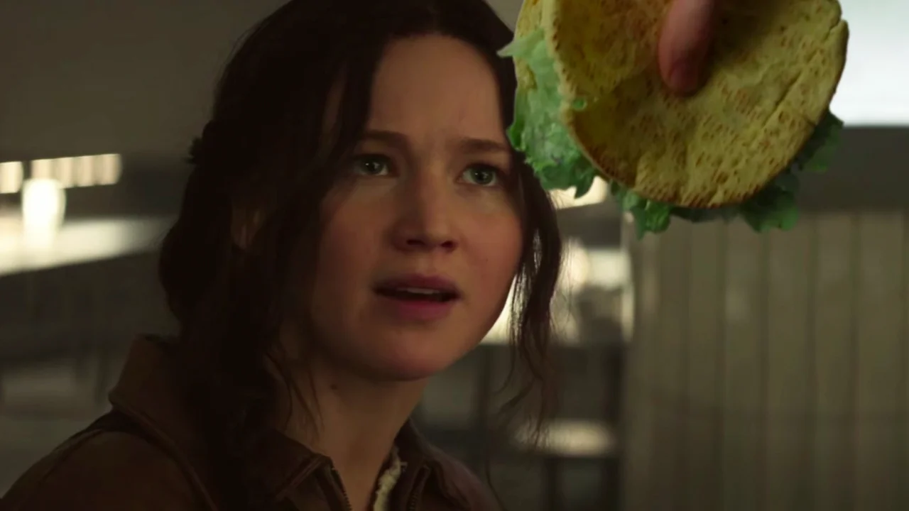 Watch Katniss Everdeen Loves Pita Bread, Not Peeta Mellark — GeekTyrant