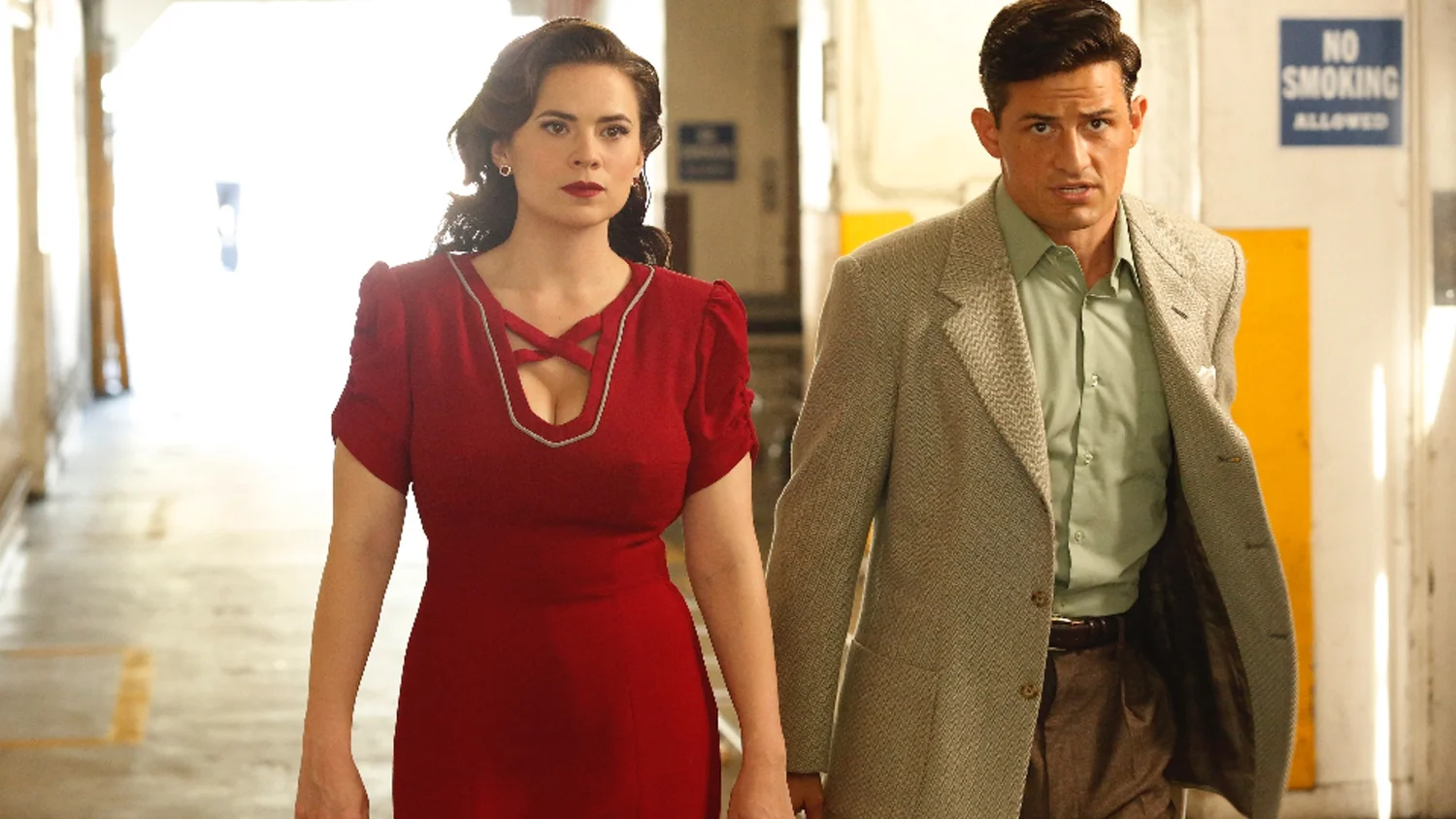 Peggy Gets Back to Work in 2 Clips From Marvel's AGENT CARTER — GeekTyrant