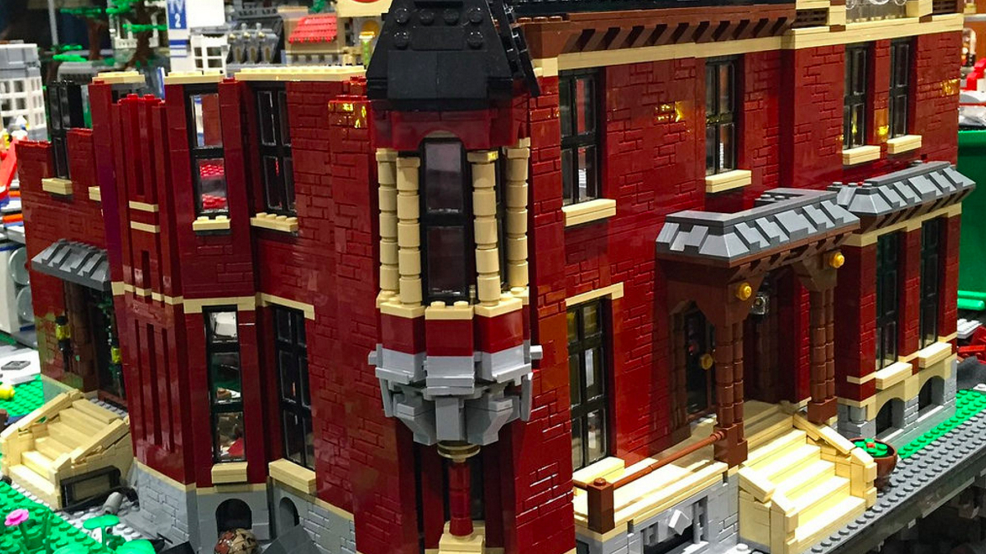 LEGO Batcave 4.jpg