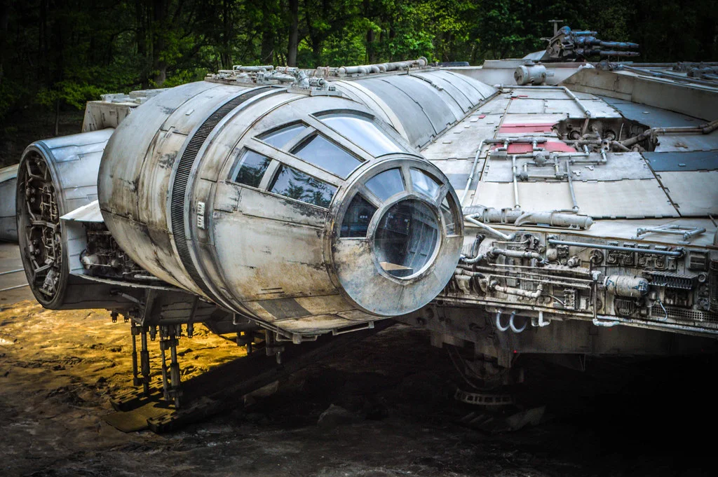 Detailed Set Photos of The Millennium Falcon From STAR WARS: EPISODE