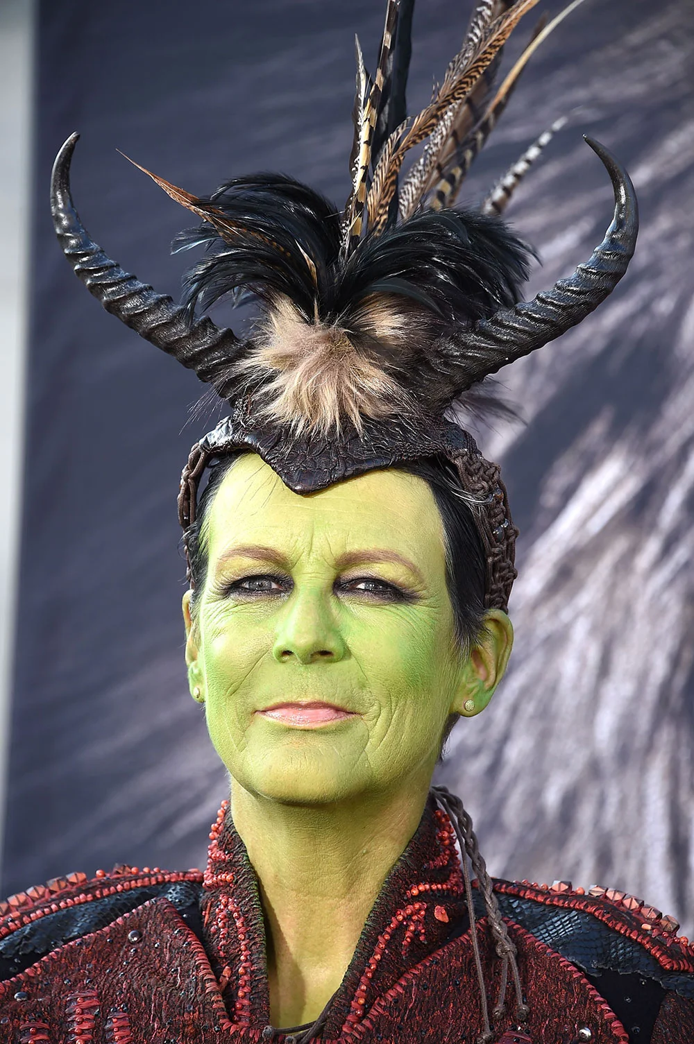 Jamie Lee Curtis Appeared at The WARCRAFT Premiere in Orc Cosplay