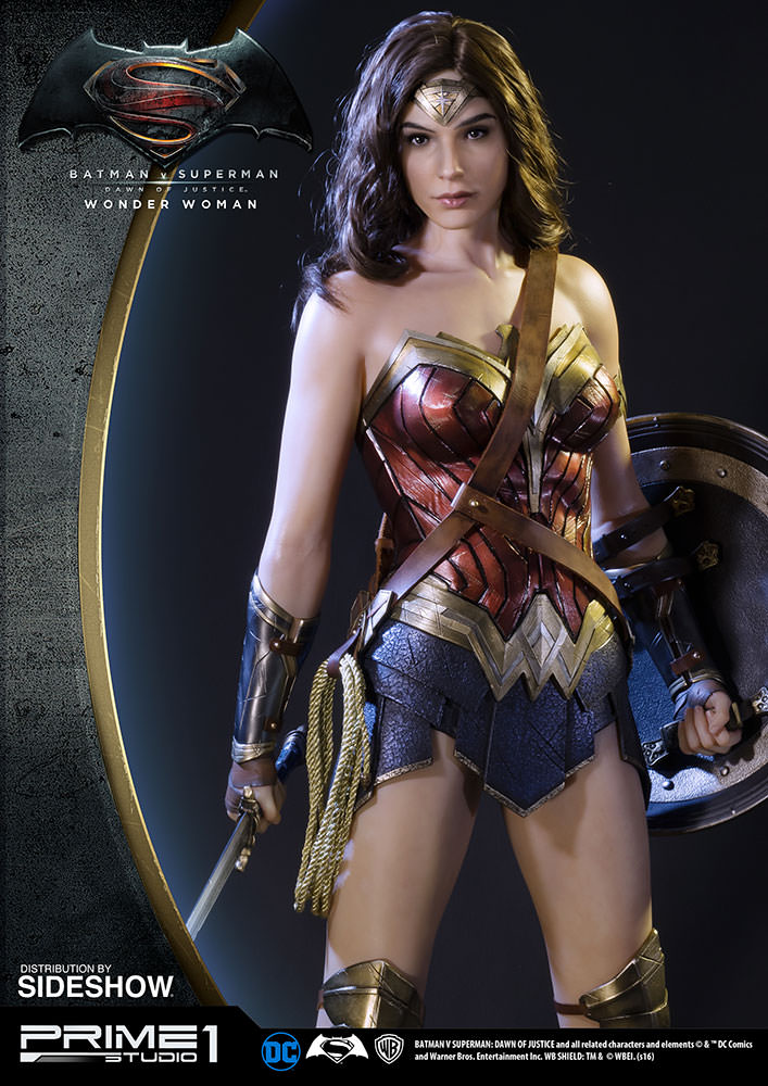 batman-v-superman-dawn-of-justice-wonder-woman-half-scale-prime1-studio-902891-03.jpg