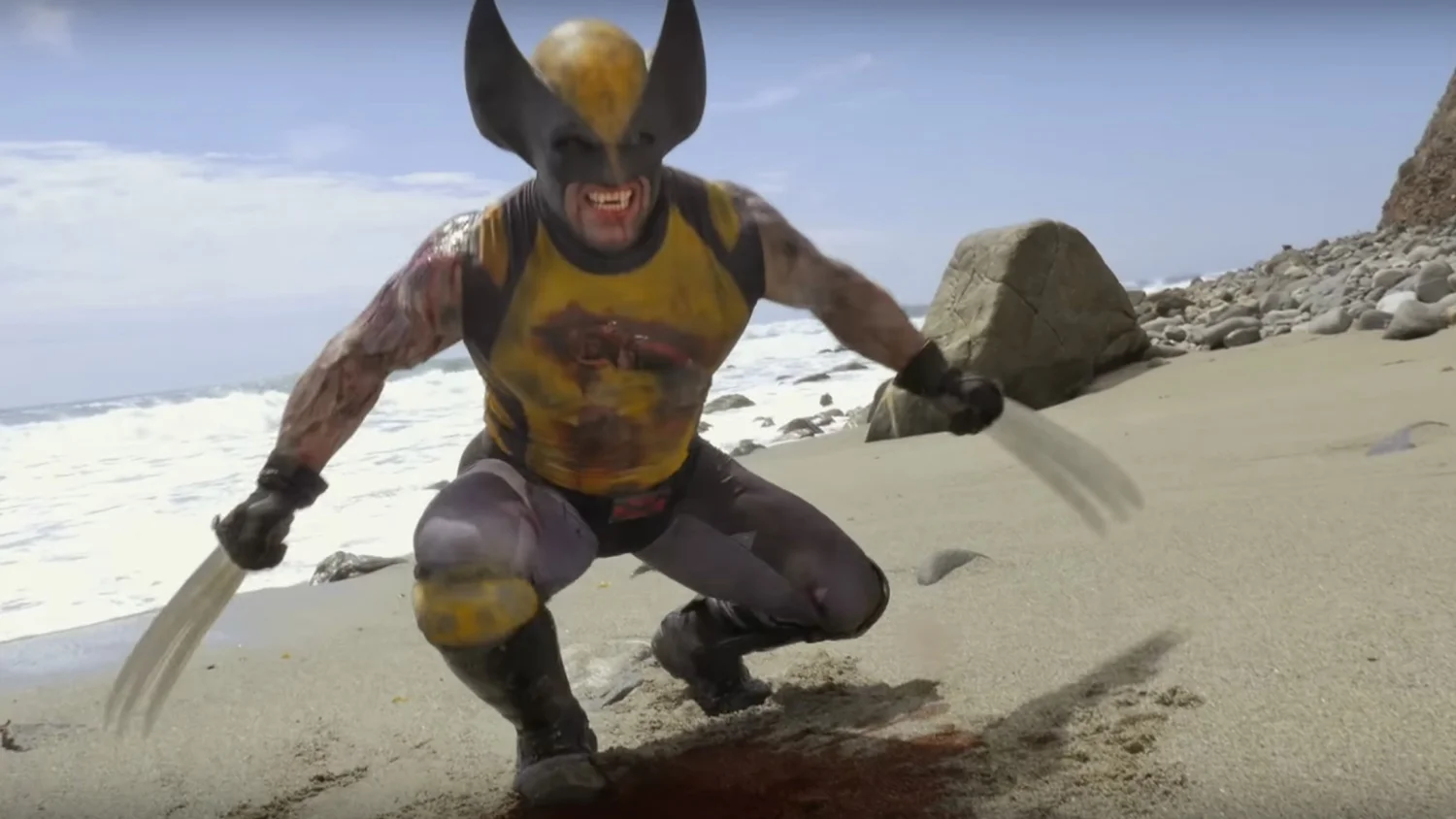 Watch Wolverine Kill Wonder Woman In Alternate Ending Of Super Power Beatdown Geektyrant That wolverine looks better than the fox movie version?? watch wolverine kill wonder woman in