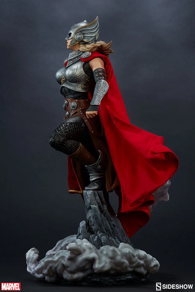 marvel-thor-jane-foster-premium-format-300523-05.jpg