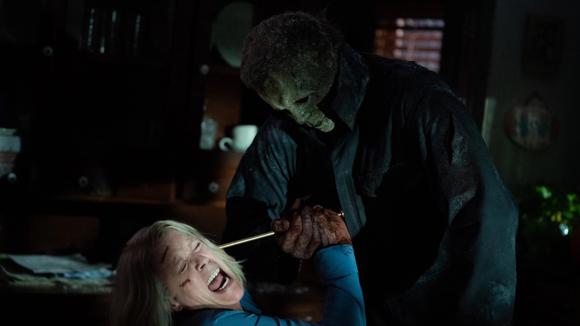 The HALLOWEEN ENDS director breaks down that shocking opening scene The HALLOWEEN ENDS director breaks down that shocking opening scene
