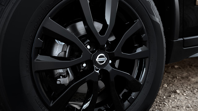 nissan-rogue-star-wars-edition-wheels.jpg