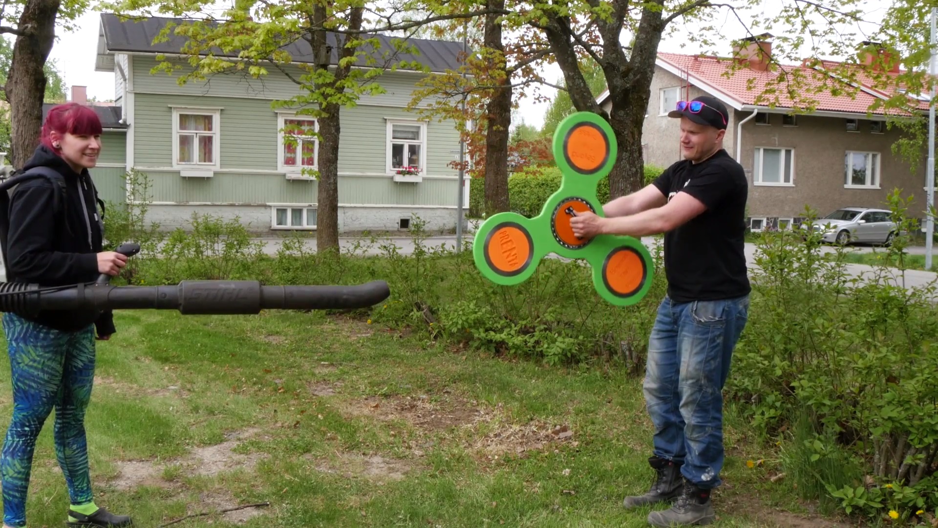 Man Makes World's Largest Fidget Spinner