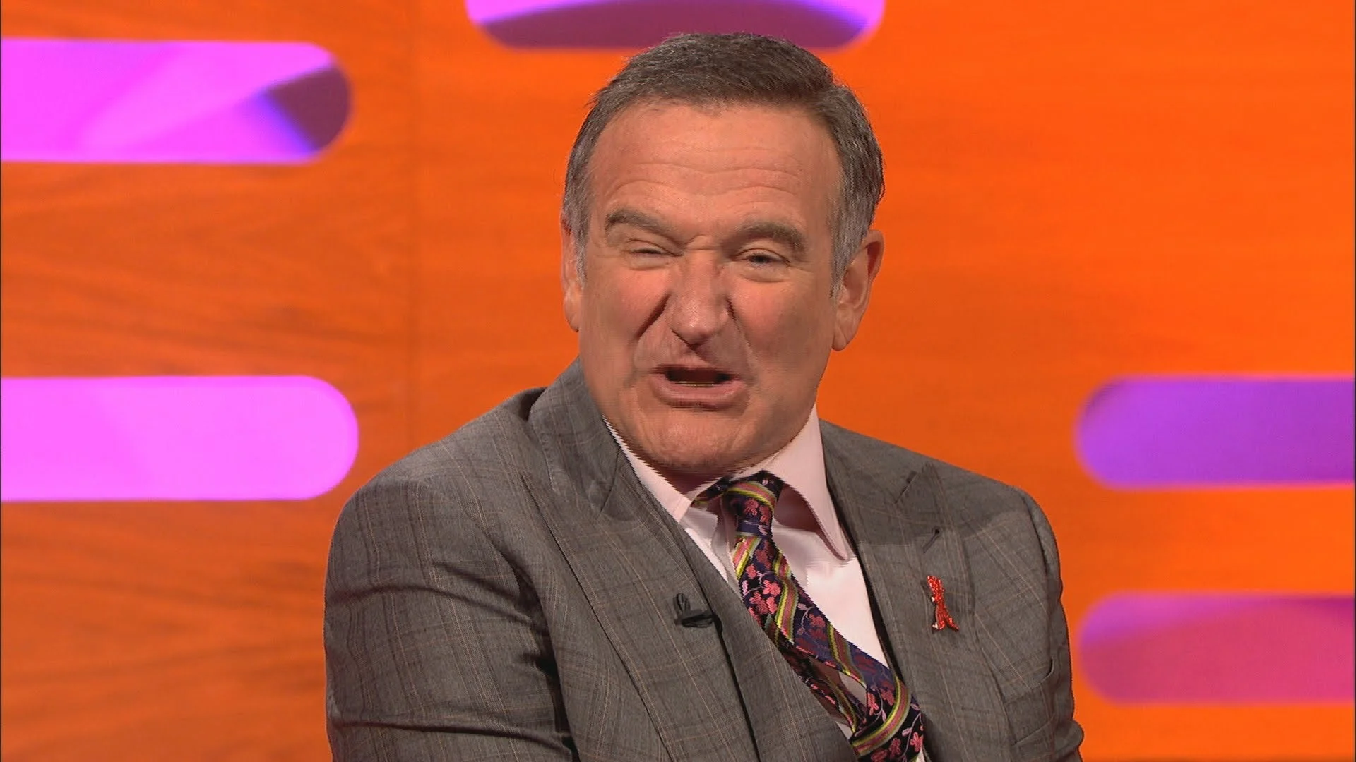 Robin s - show me love. Robin show. Voxi & innoxi. Робин уильямс джек. Робин шоу.