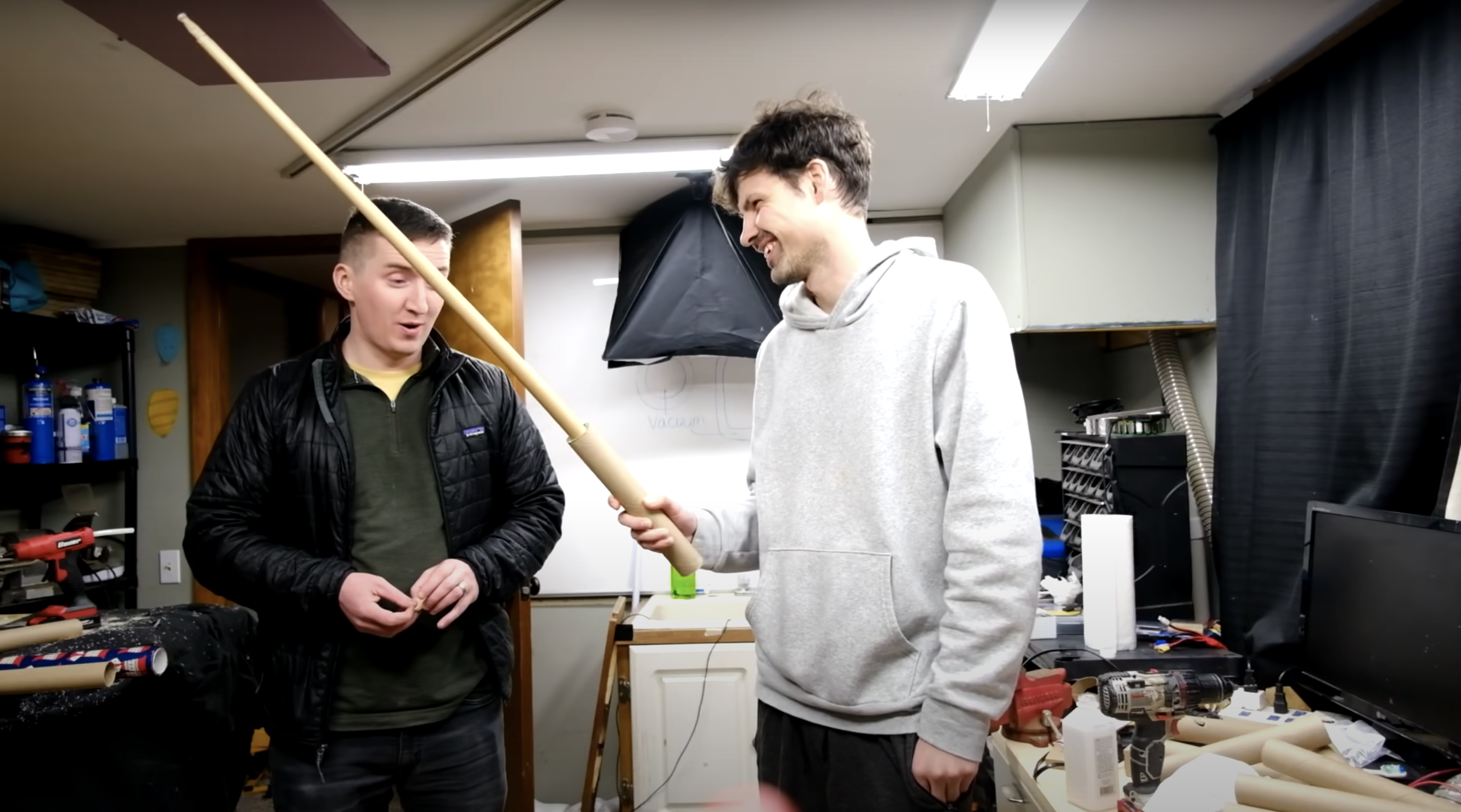 This awesome self-extending “sleeper” lightsaber is made from cardboard This awesome self-extending “sleeper” lightsaber is made from cardboard