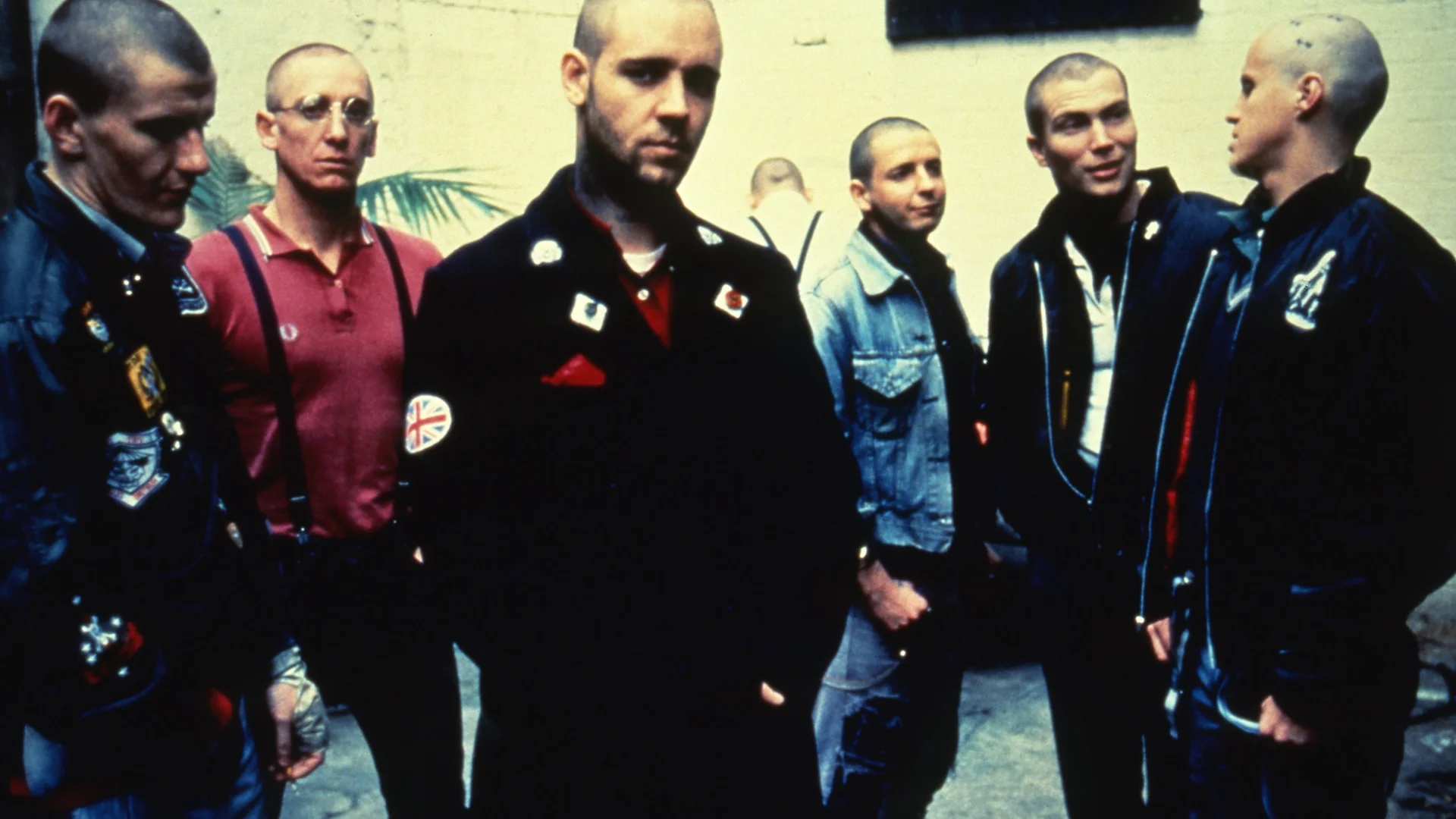 Russell Crowe S Skinhead Drama Romper Stomper Is Getting A Tv Series Geektyrant