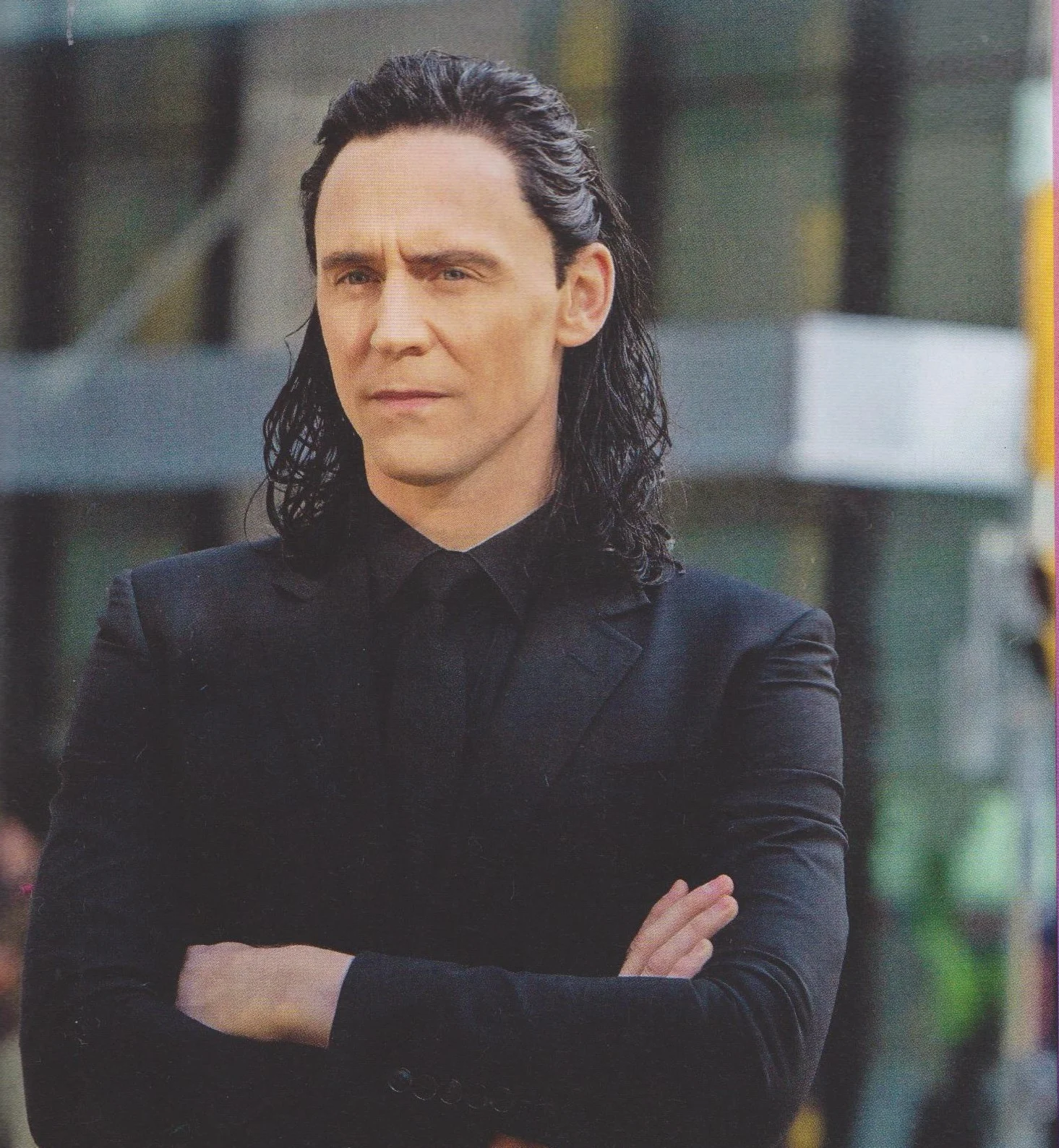 new-photos-from-thor-ragnarok-of-hulk-thor-and-more-and-the-director-explains-that-its-not-a-sequel6.jpg
