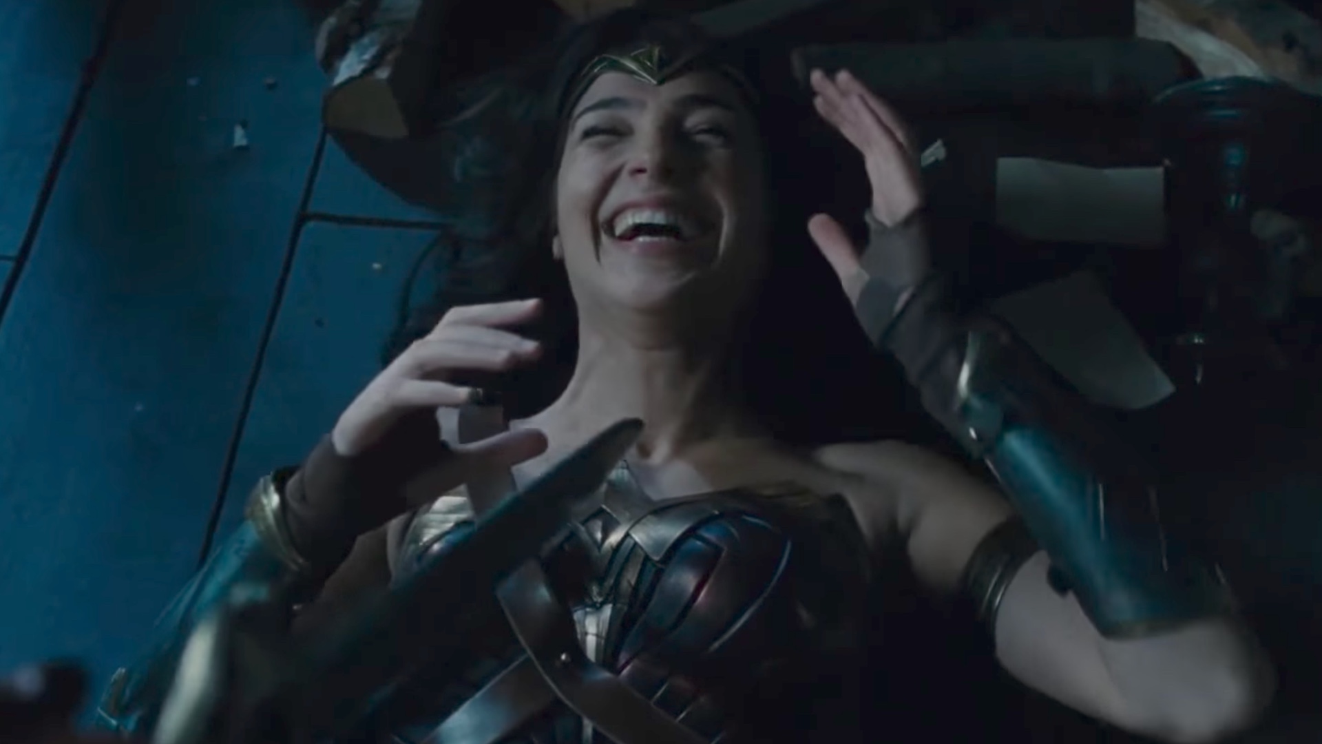 Watch Over 4-Minutes of WONDER WOMAN Bloopers Because Laughter Makes The  World a Better a Place — GeekTyrant