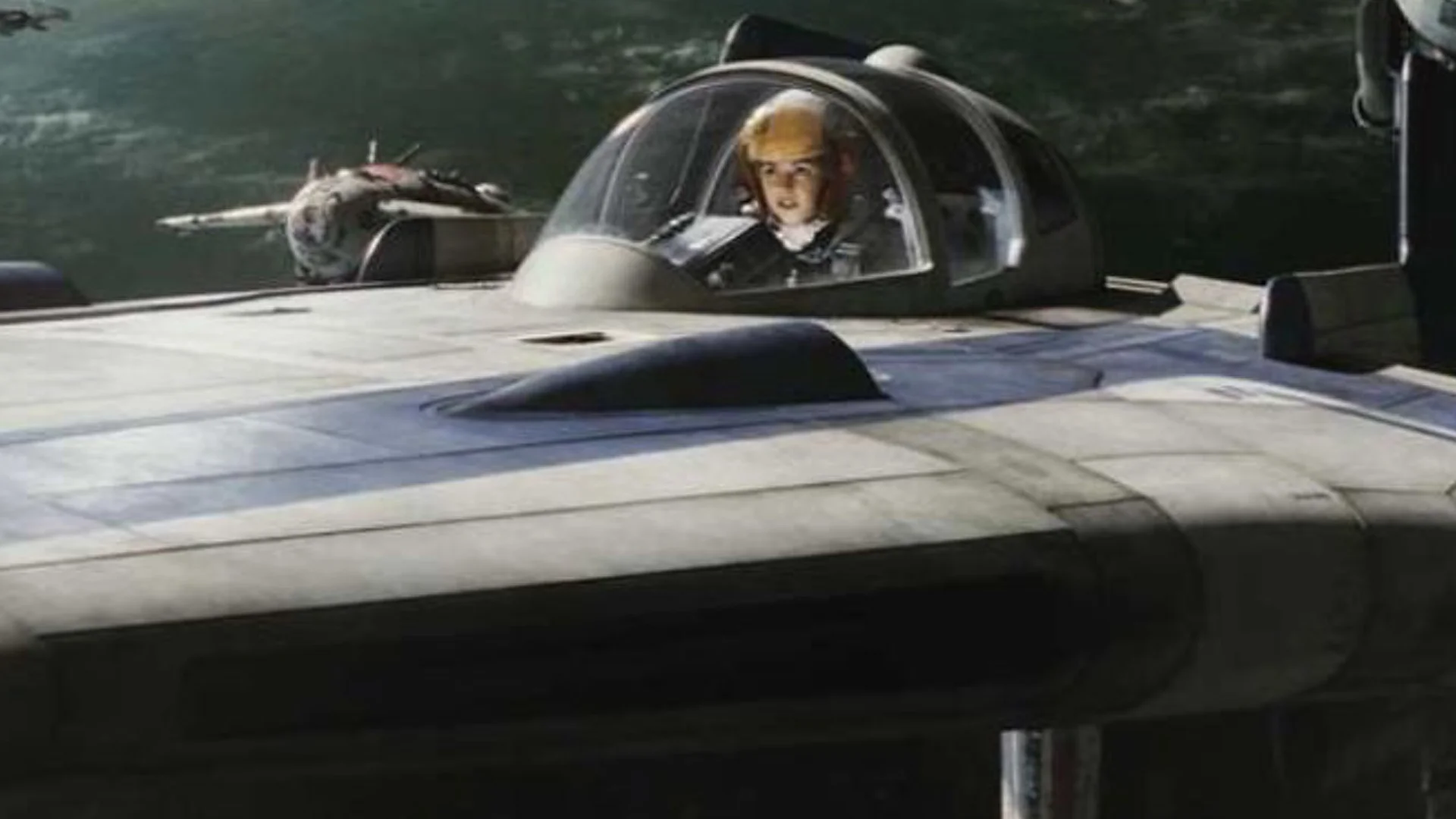 details-on-the-opening-scene-of-star-wars-the-last-jedi-may-have-been-revealed-in-an-art-book-social.jpg