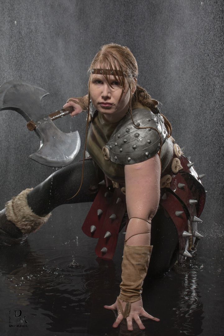 This HOW TO TRAIN YOUR DRAGON Astrid Cosplay Slays