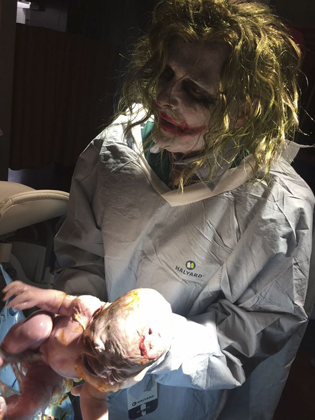 joker-delivers-baby-2.jpg