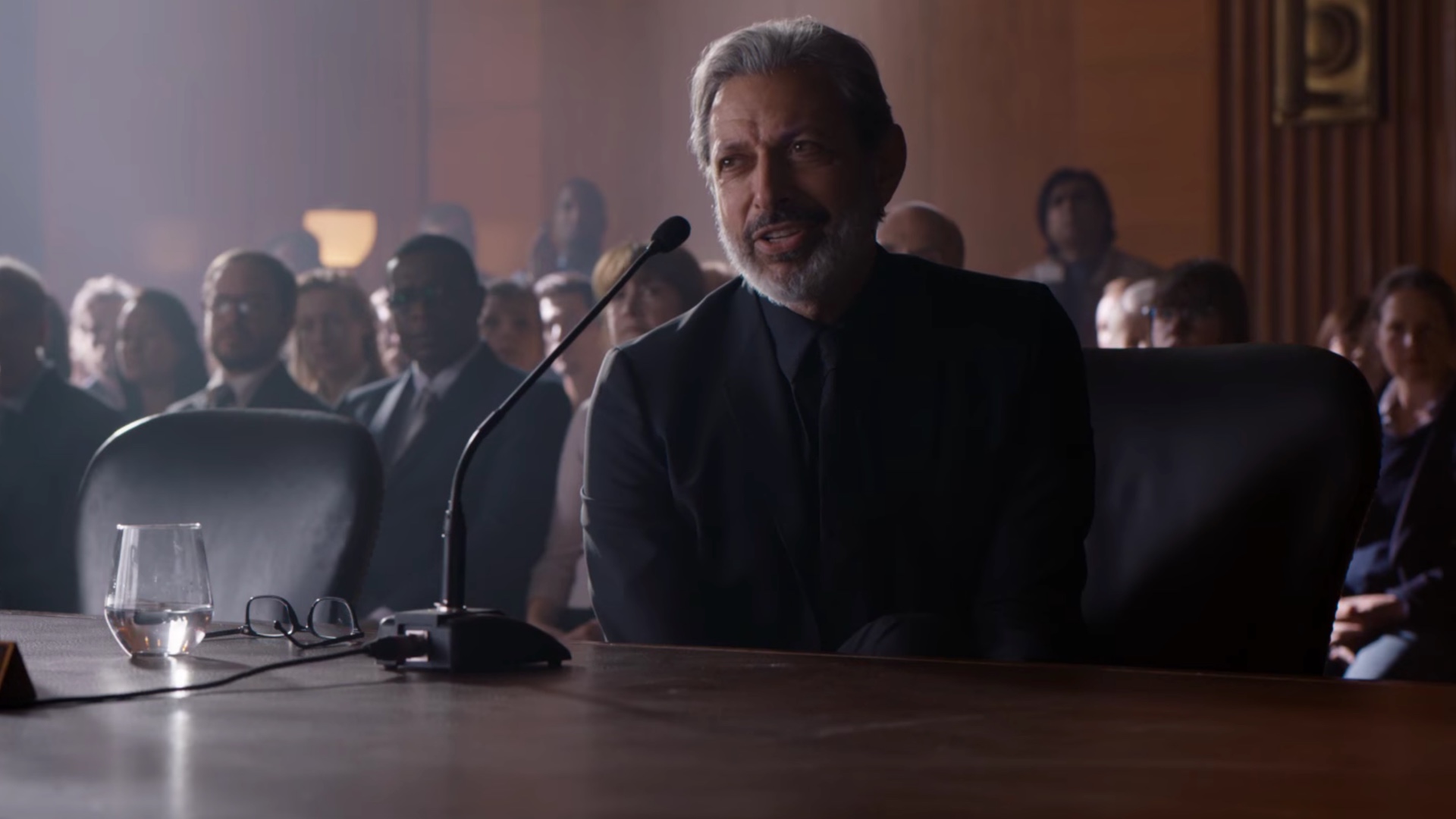 cool-featurette-for-jurassic-world-fallen-kingdom-offers-first-footage-of-jeff-goldblum-as-ian-malcolm-social.jpg