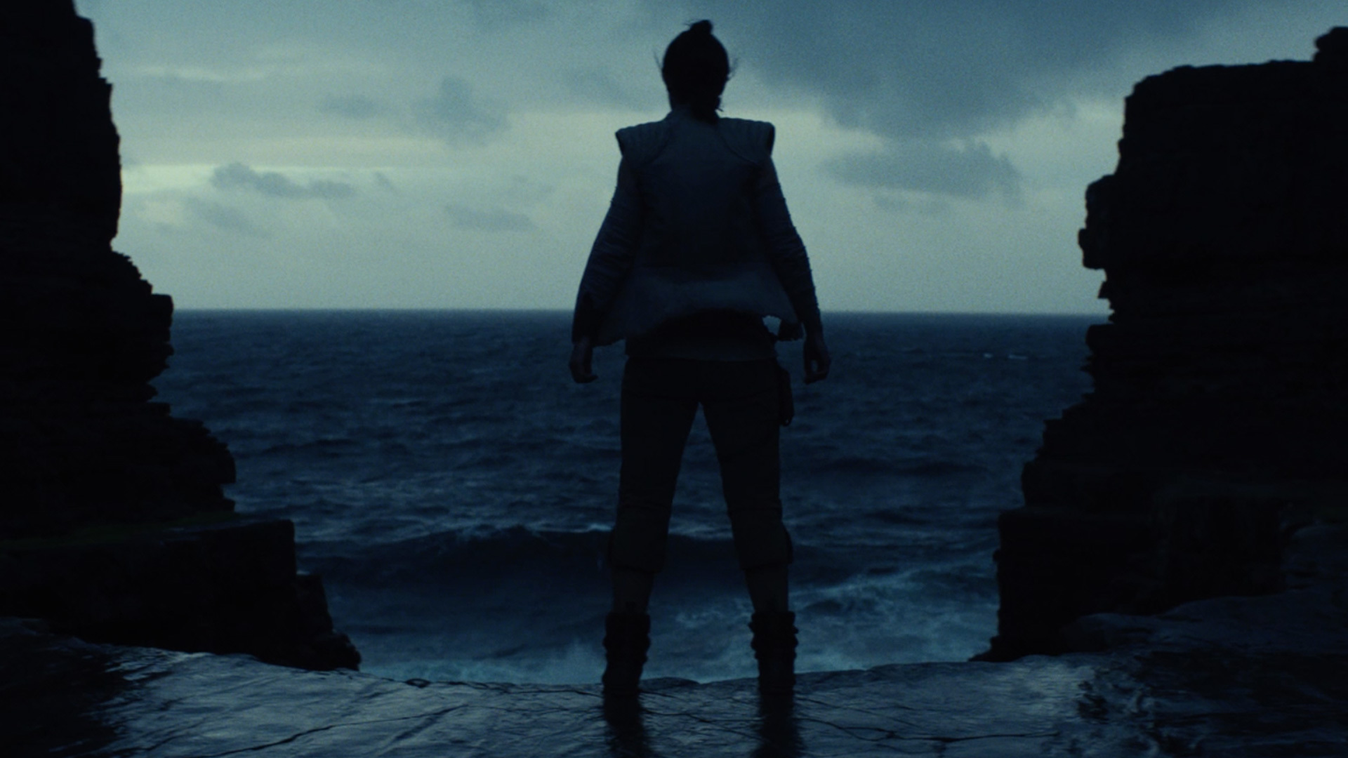 rian-johnson-says-star-wars-the-last-jedi-trailers-do-not-misrepresent-the-film-social.jpeg