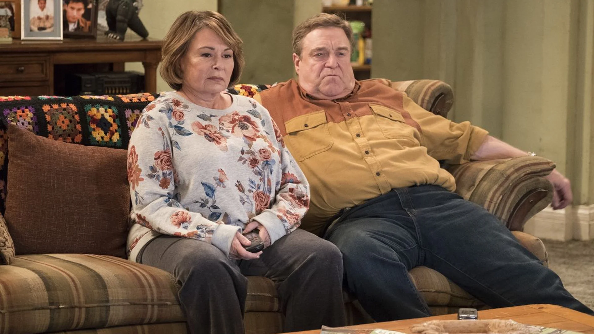 abc-cancels-roseanne-after-roseanne-barrs-racist-twitter-rant-social.jpg