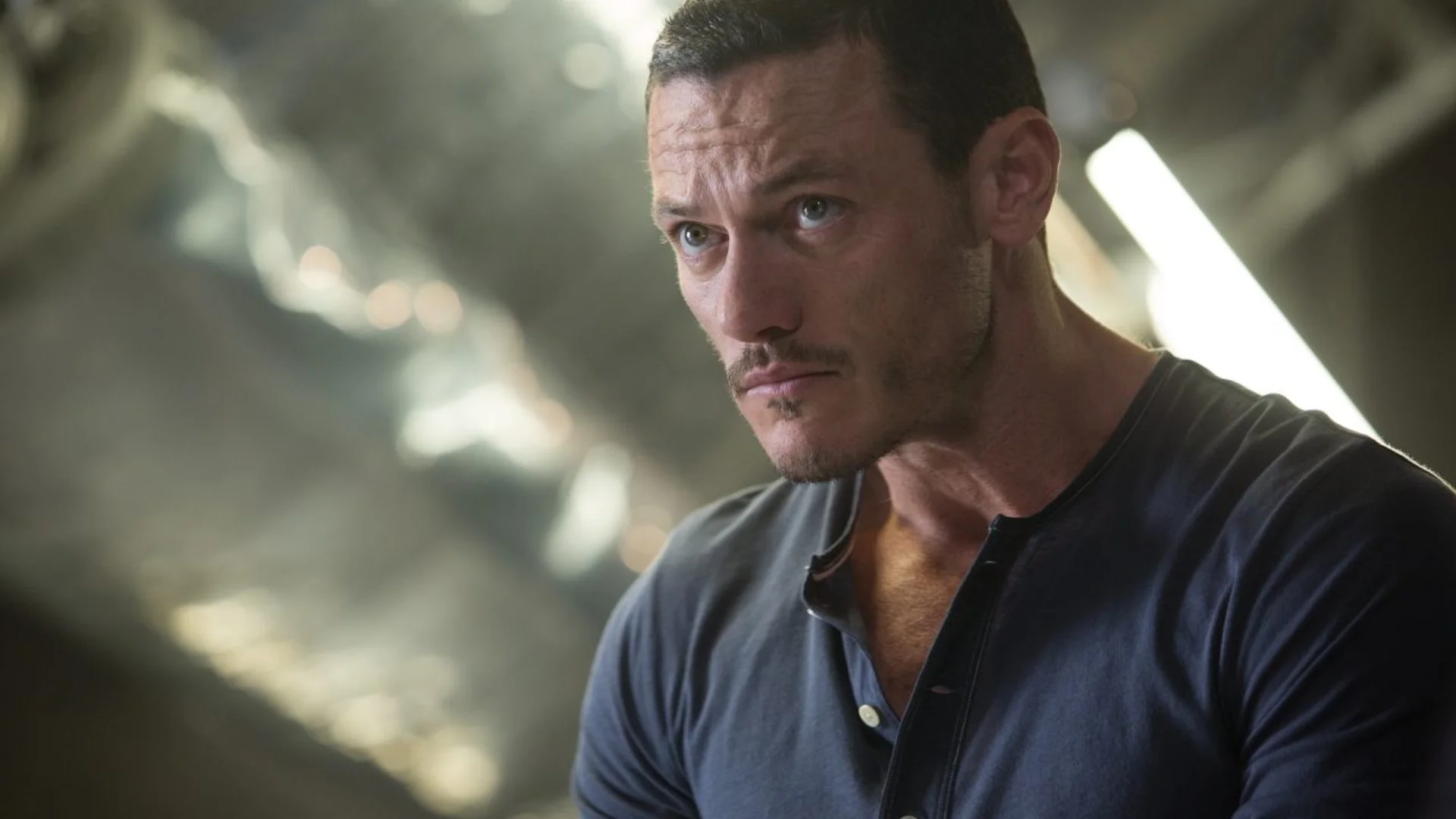 Luke Evans Joins Director Roland Emmerich S Big Wwii Action Film Midway Geektyrant