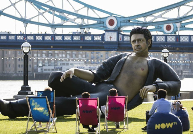 jeff-goldblum-statue-4.jpg