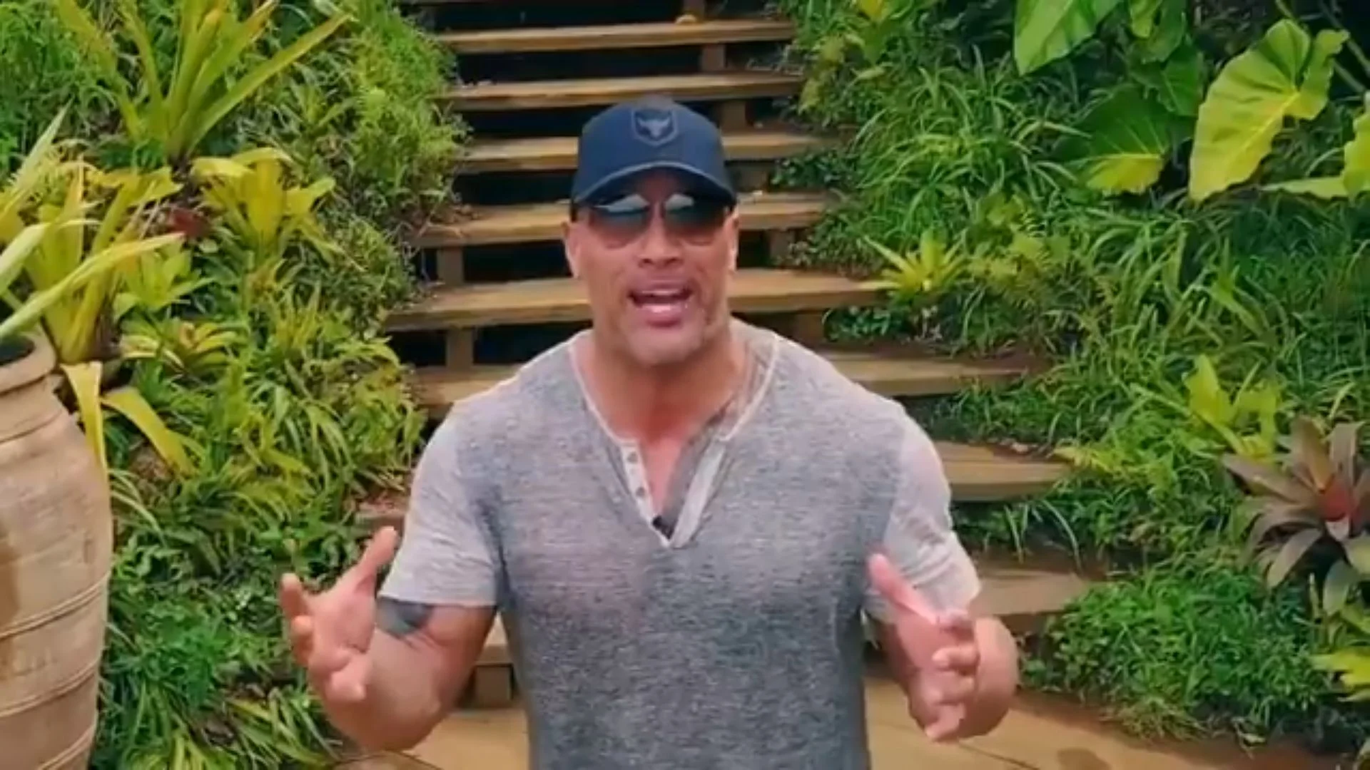 jungle_cruise_set.jpg