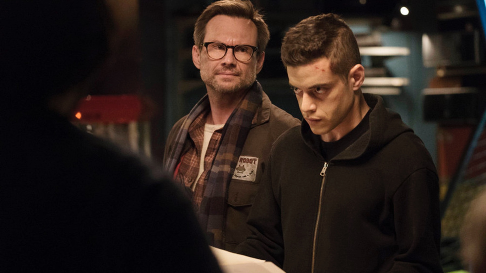 Ondartet Ungkarl paraply Christian Slater Believes MR. ROBOT Season 4 Will Be its Final Season —  GeekTyrant