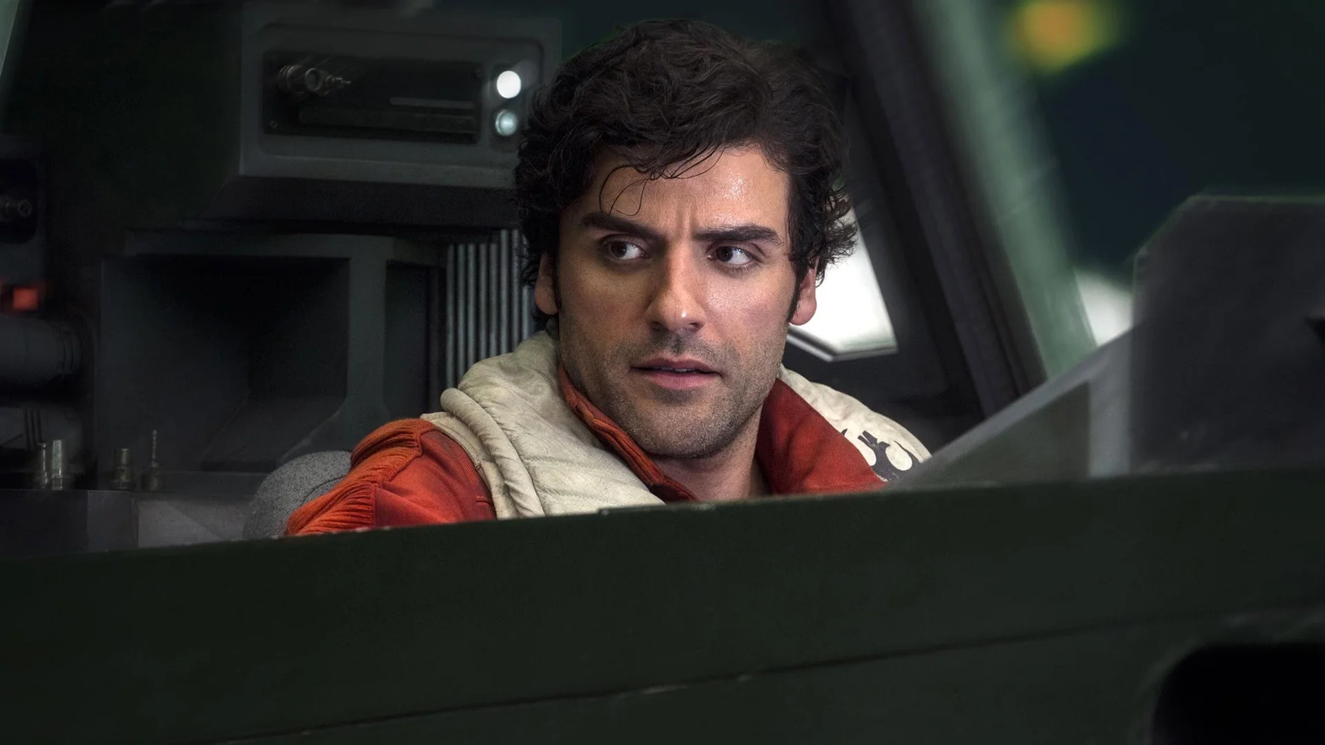 oscar-isaac-has-reportedly-met-with-warner-bros-for-a-role-on-the-batman-social.jpg