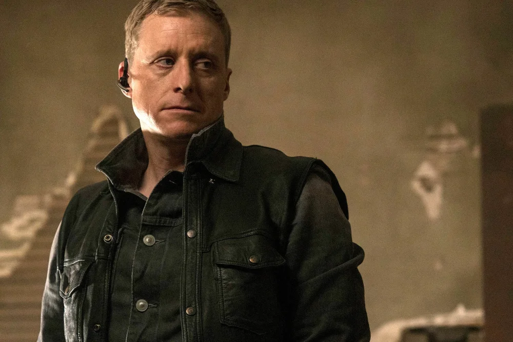 Alan Tudyk Cast as Mr. Nobody in DC Universe's DOOM PATROL — GeekTyrant