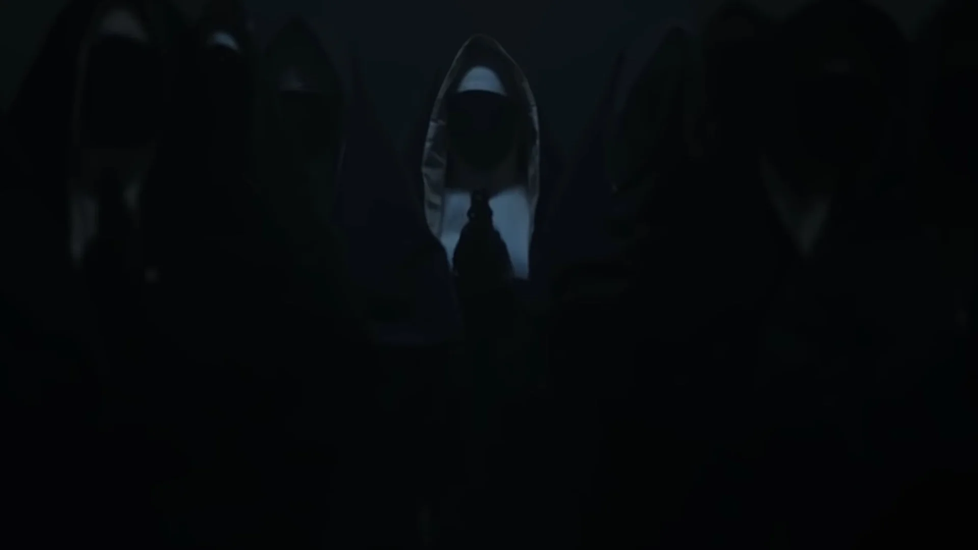 prepare-for-nuns-to-haunt-your-nightmares-thanks-to-these-3-clips-from-the-nun-social.jpg
