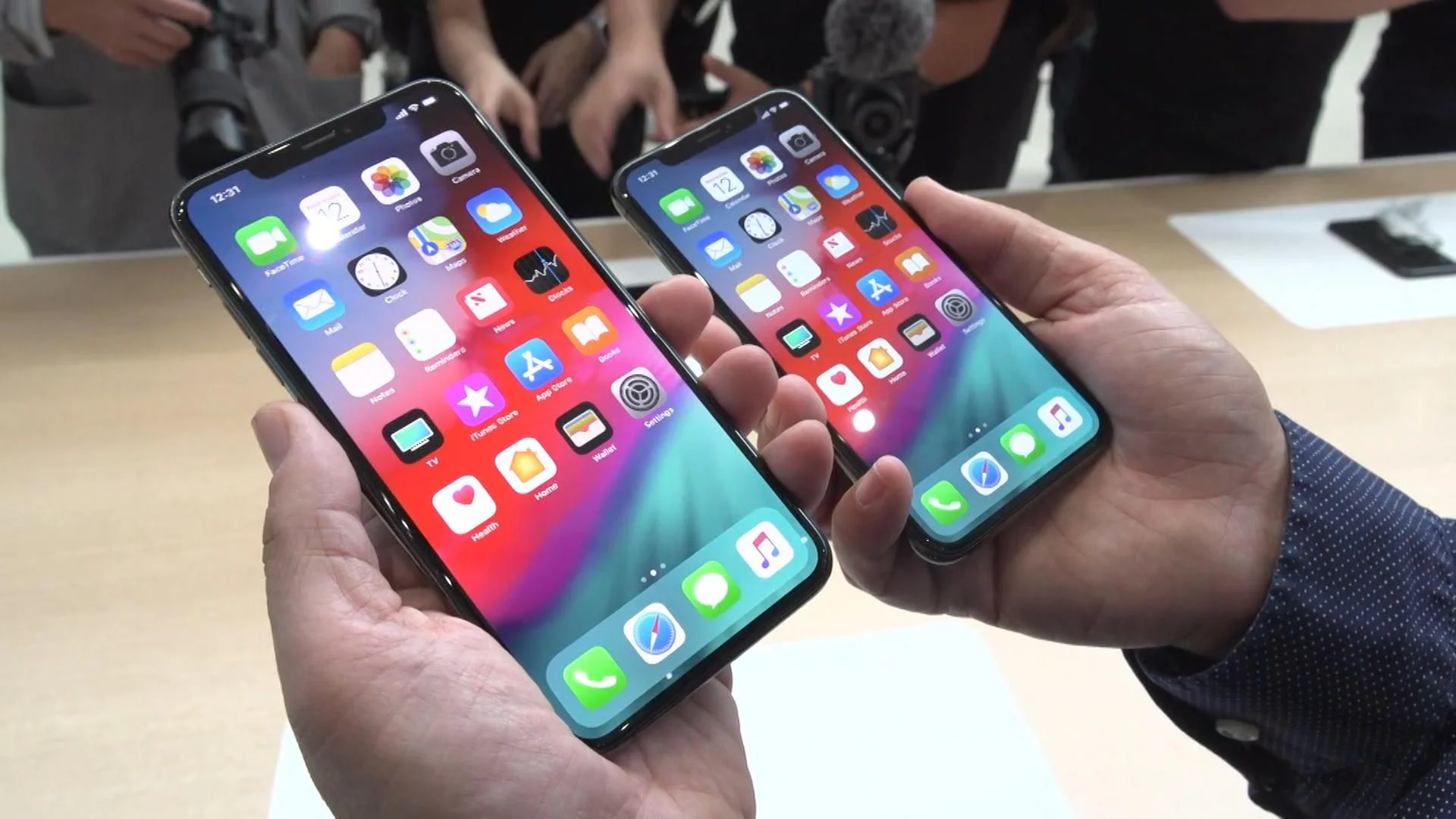 iphonexs-bothphonesscott.jpg
