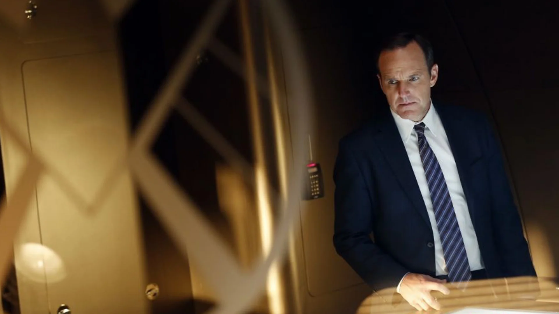 clark-gregg-teases-agent-coulsons-mc-hammer-loving-90s-days-in-captain-marvel-social.jpg