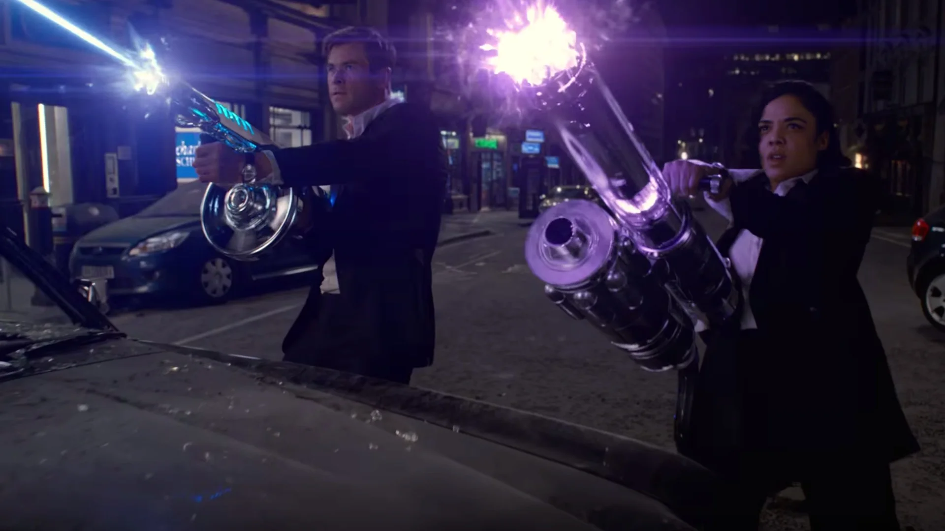 chris-hemsworth-and-tessa-thompson-team-up-in-first-trailer-for-men-in-black-international-scoal.jpg