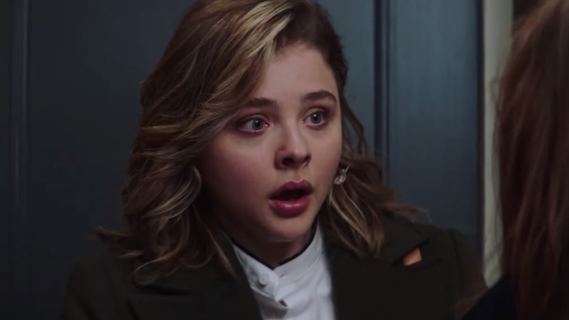 Chloë Grace Moretz é atormentada no primeiro trailer do terror 'Greta' -  CinePOP