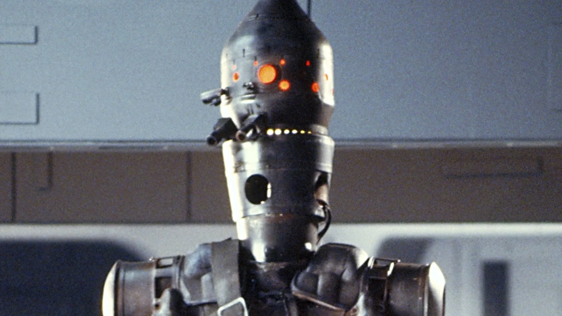 jon-favreau-confirms-the-bounty-hunter-ig-88-for-the-mandalorian-with-a-set-photo-social.jpg