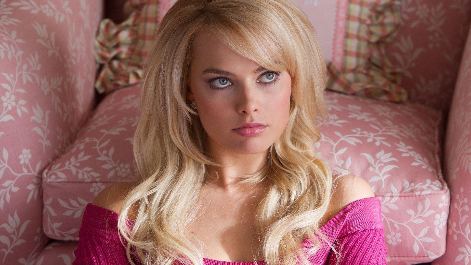 Rotten Tomatoes - Margot Robbie will officially play Barbie in the first  live-action movie based on the popular doll.