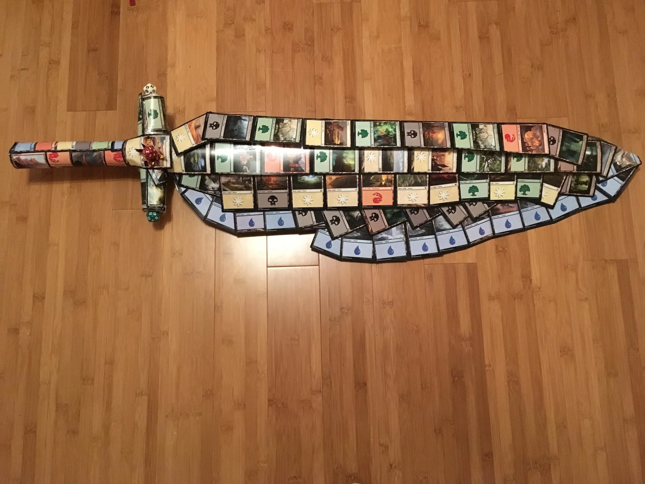 creative-geek-makes-magic-the-gathering-armor-out-of-magic-the-gathering-cards6.jpg