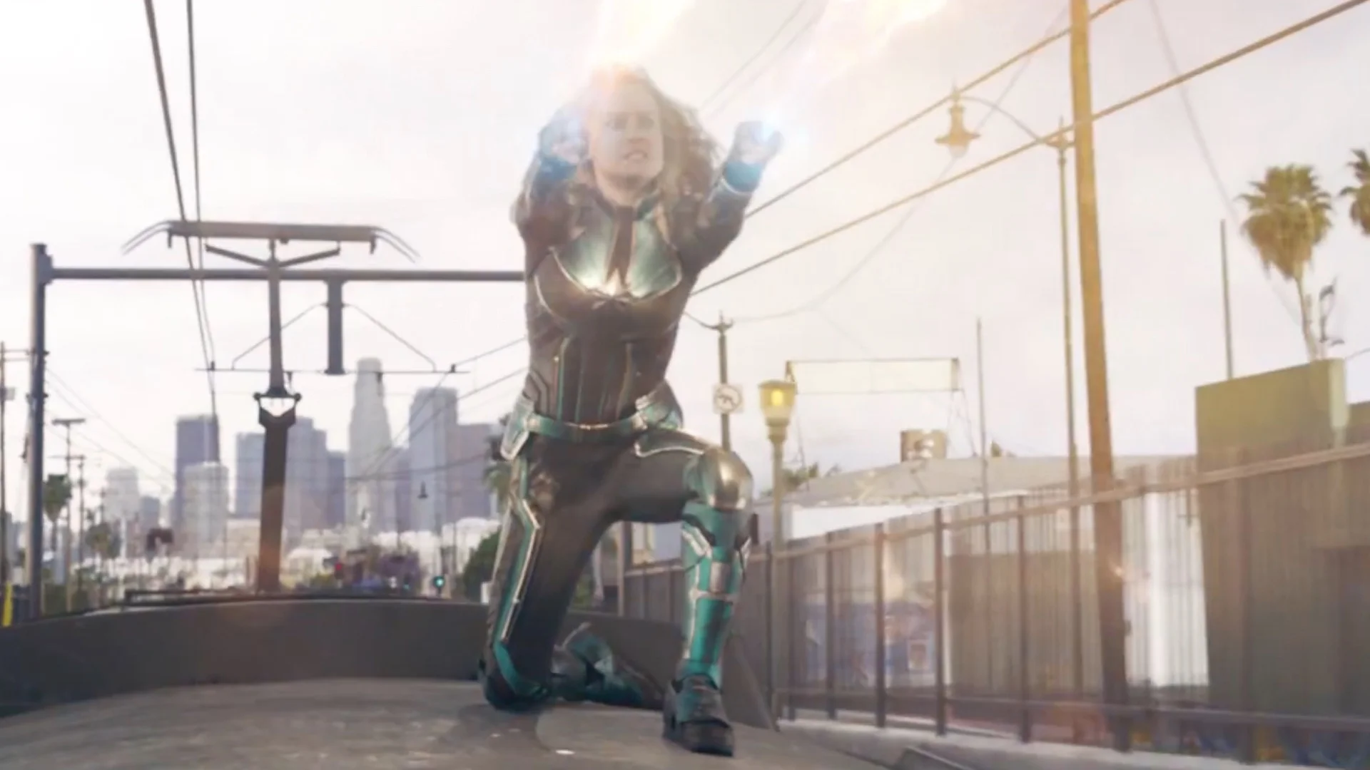 new-captain-marvel-clip-shows-a-train-fight-scene-social.jpg