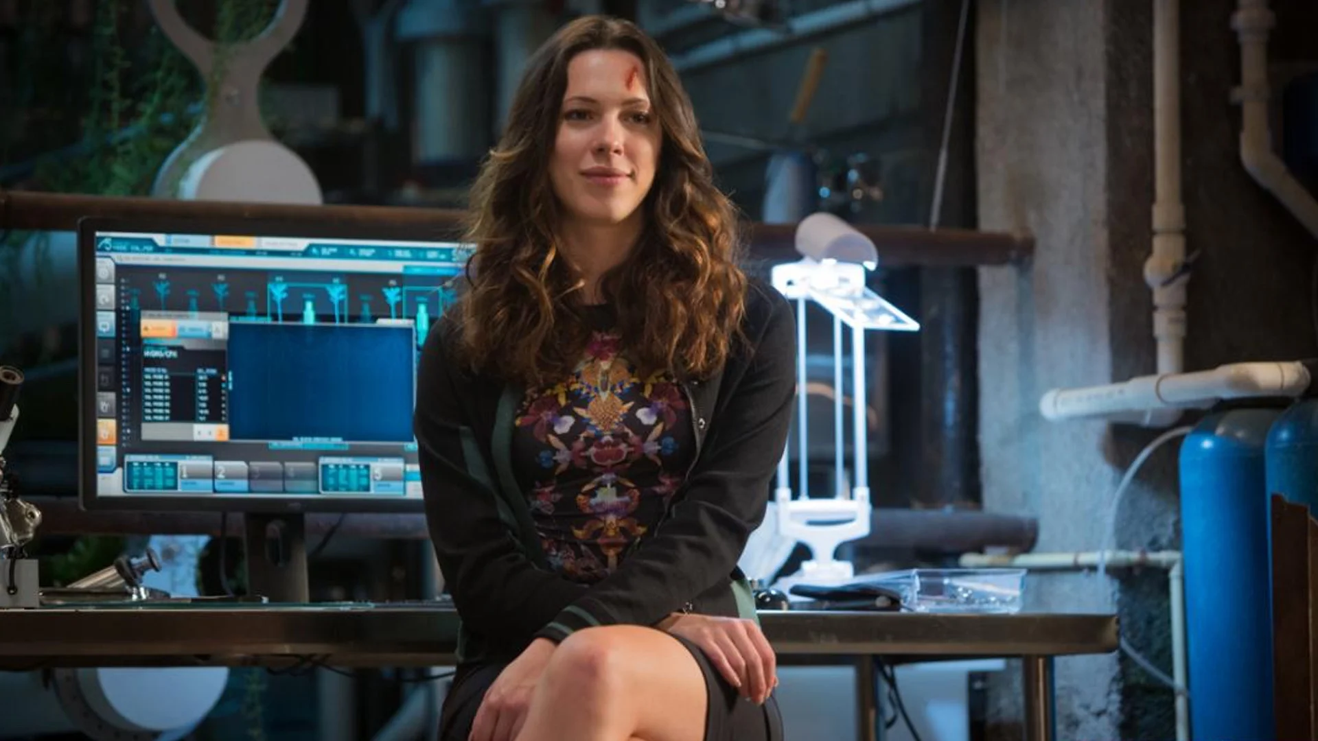 rebecca-hall-will-star-in-a-new-horror-thriller-called-the-night-house-social.jpg