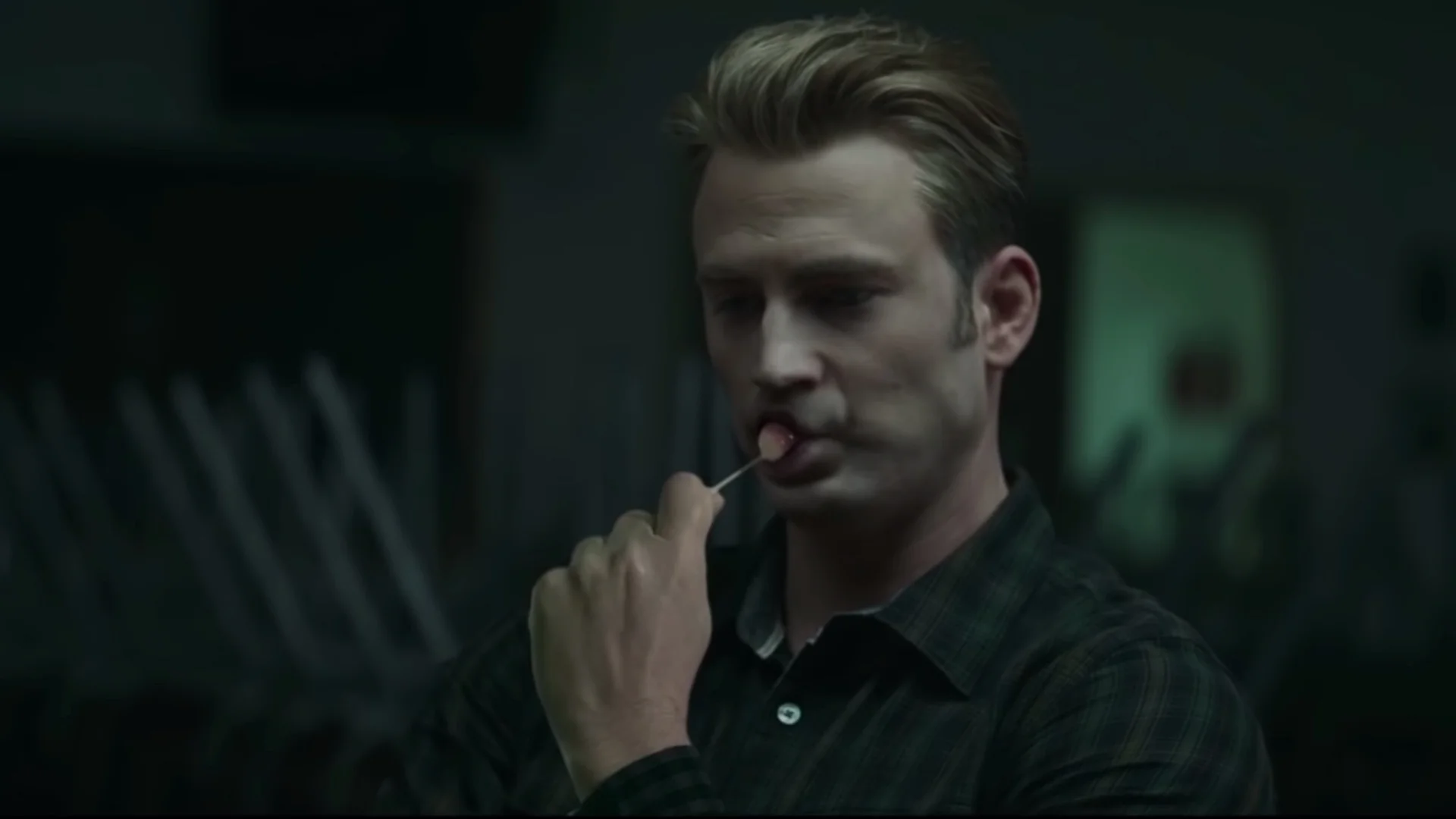 the-avengers-endgame-super-bowl-spot-gets-a-ridiculous-weird-trailer-social.jpg