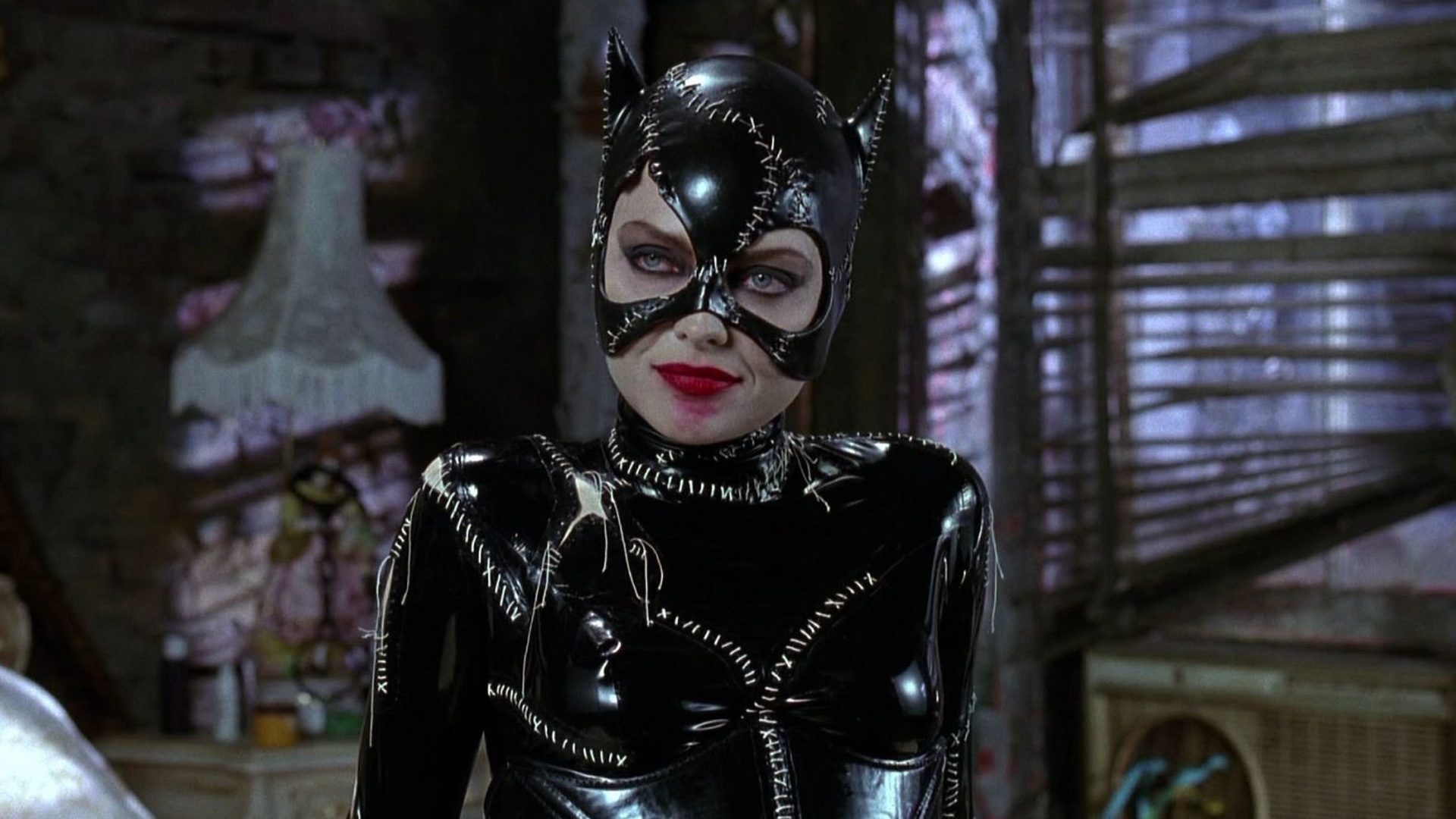 Michelle Pfeiffer Shows Off Her Catwoman Whip From Batman Returns And Posts A Video Of Her Cracking It Geektyrant