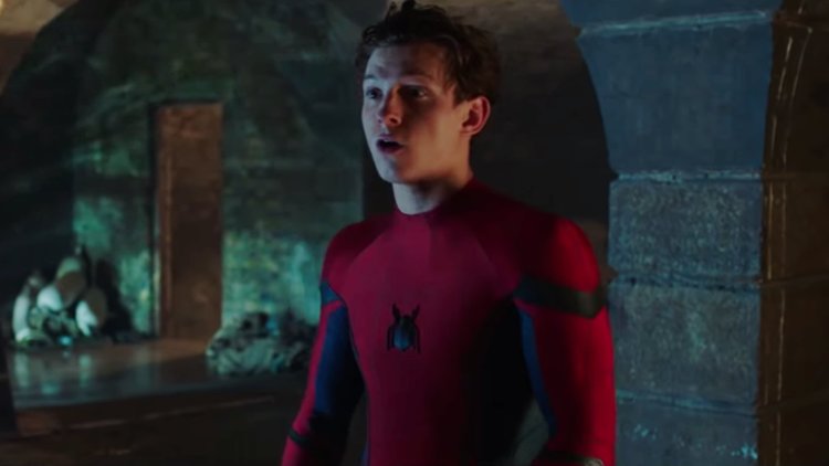 Tom Holland Says There's a Scene in SPIDER-MAN: FAR FROM HOME That Will ...